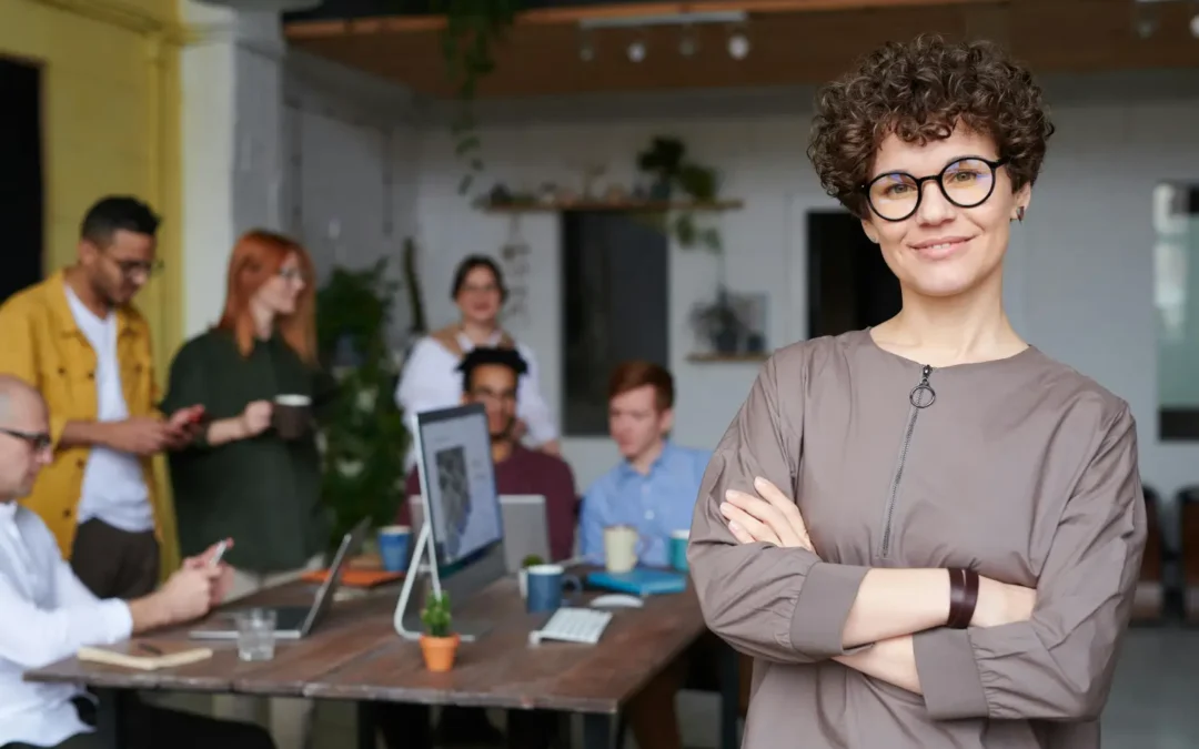 Cómo  desarrollar habilidades de liderazgo y mejorar el rendimiento en tu trabajo utilizando la PNL